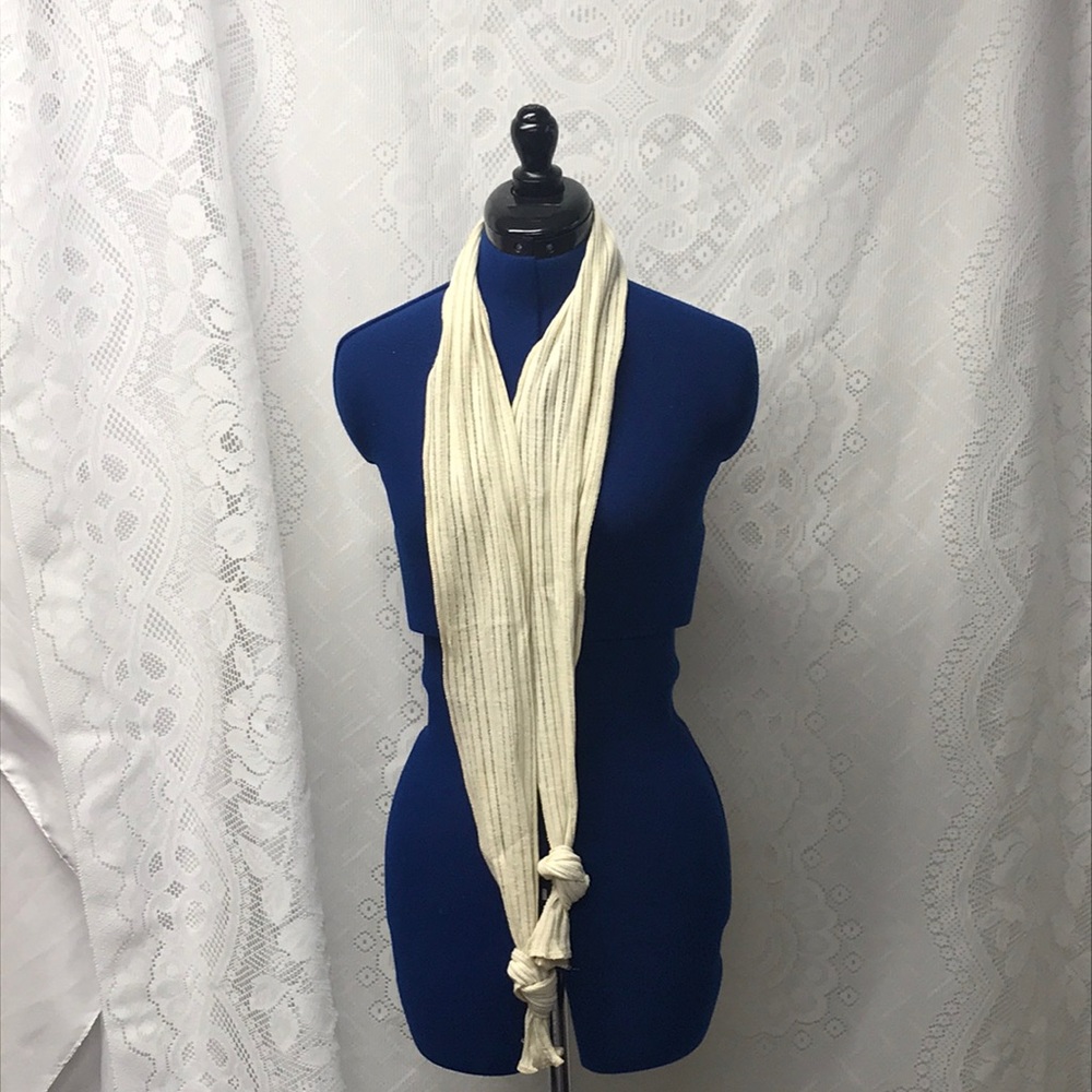 Long scarf